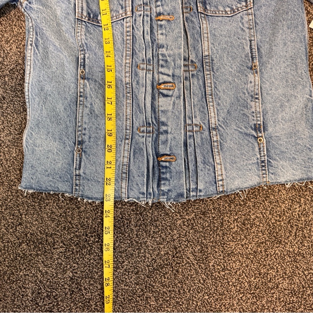 NWTS Old Navy Women's Light Blue Jean Jacket Classic Button Up Size Small - Picture 12 of 13